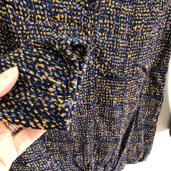 🥳HOST PICK🥳 Lucky Brand blue and gold lightweight blouse - Picture 5 of 11